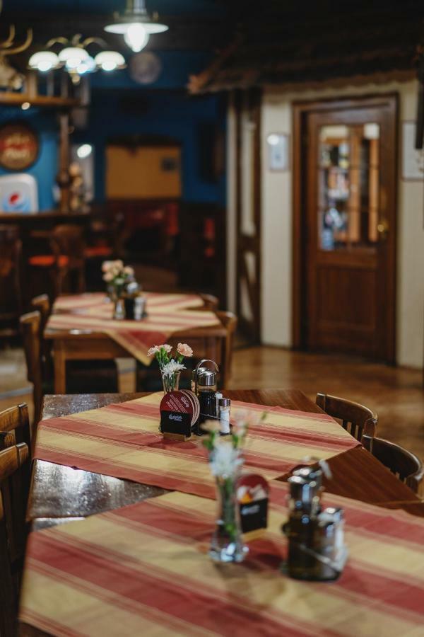 Hotel Taverna Javorník Eksteriør bilde