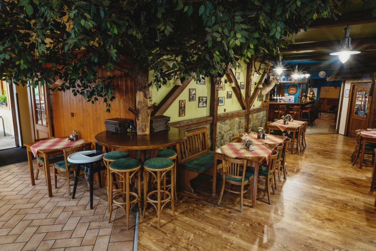 Hotel Taverna Javorník Eksteriør bilde