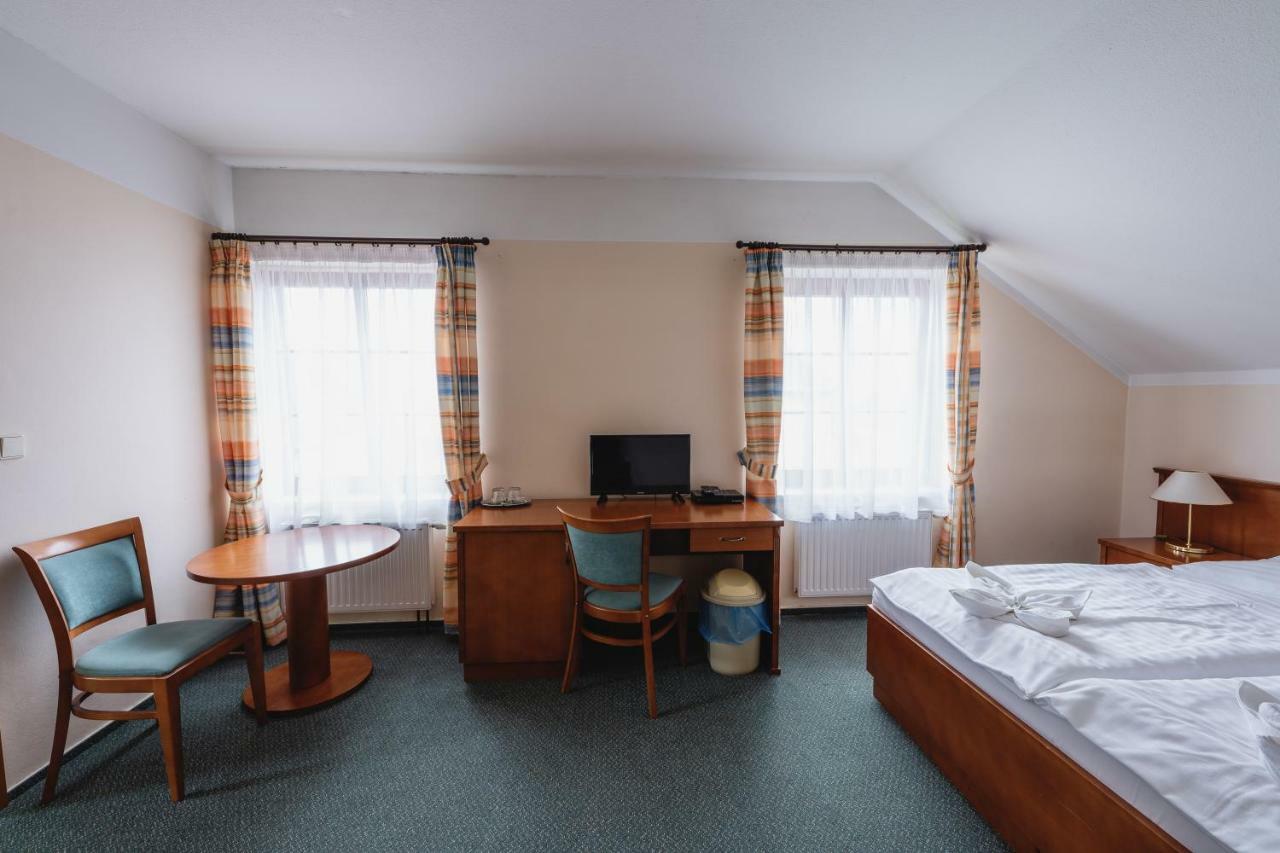 Hotel Taverna Javorník Eksteriør bilde