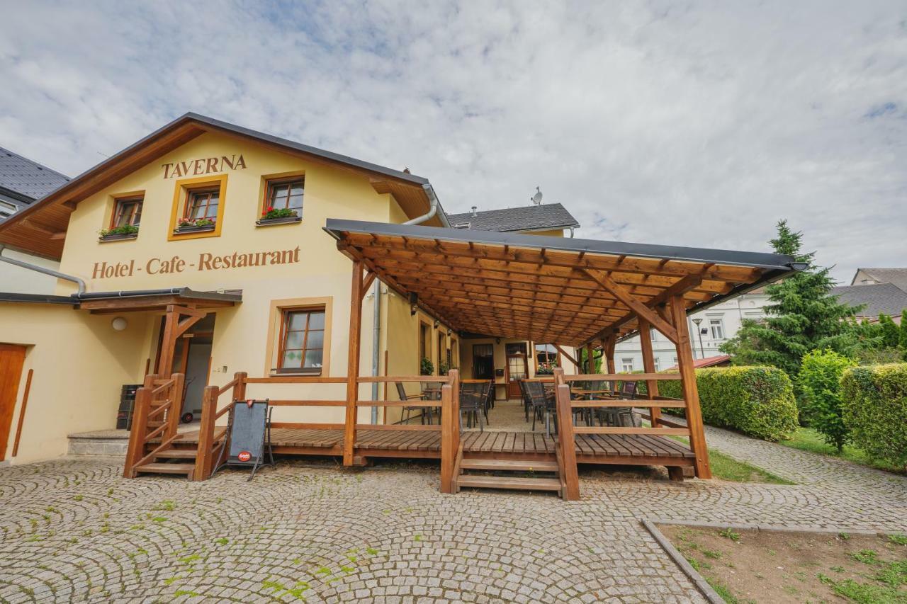 Hotel Taverna Javorník Eksteriør bilde