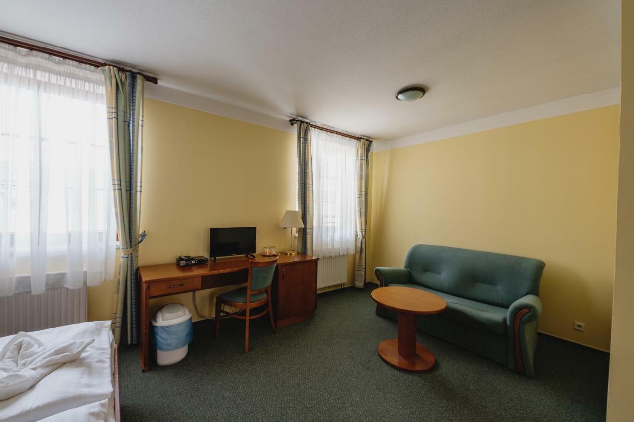 Hotel Taverna Javorník Eksteriør bilde