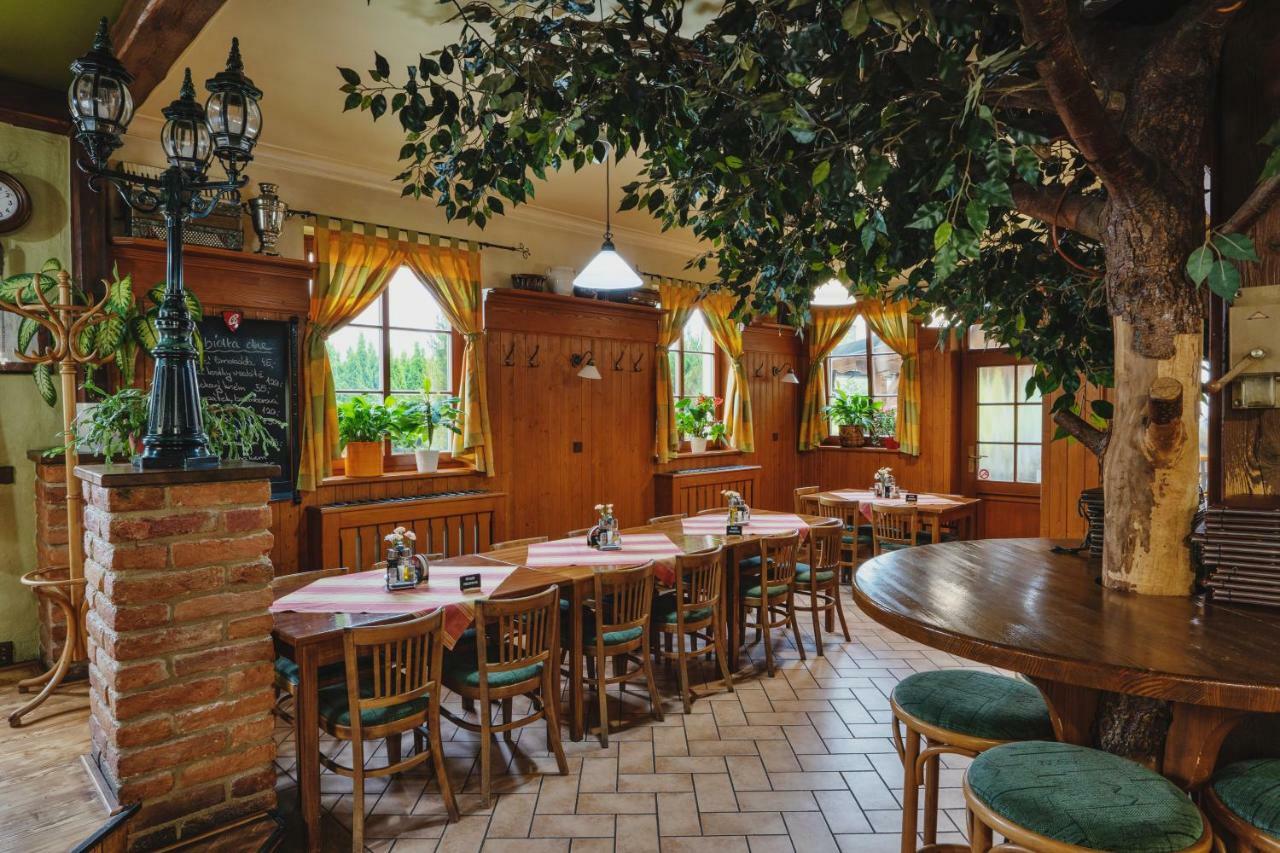 Hotel Taverna Javorník Eksteriør bilde