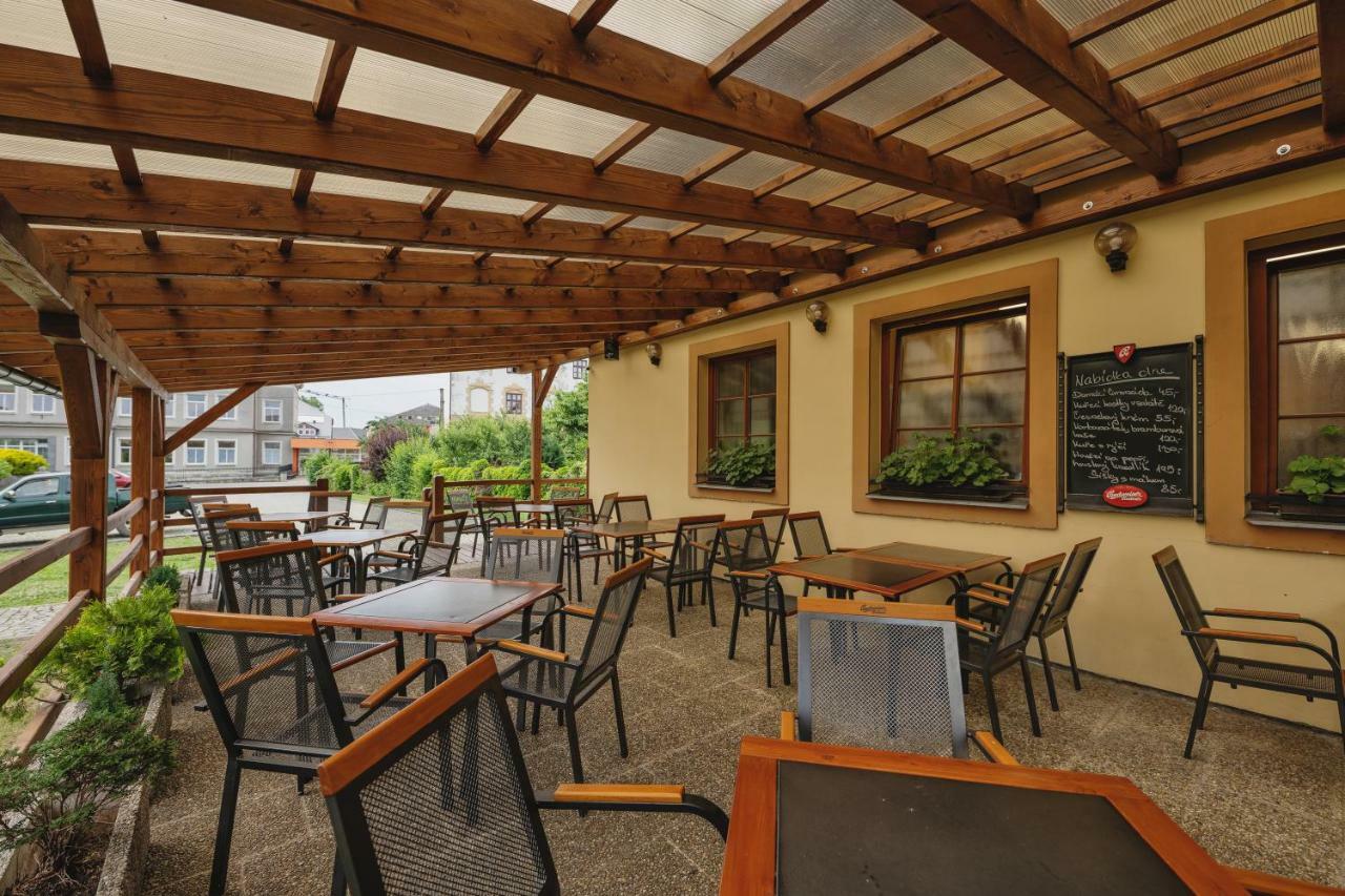 Hotel Taverna Javorník Eksteriør bilde