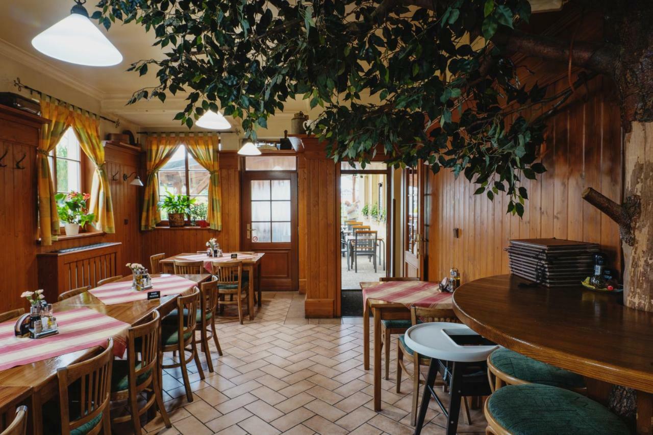 Hotel Taverna Javorník Eksteriør bilde