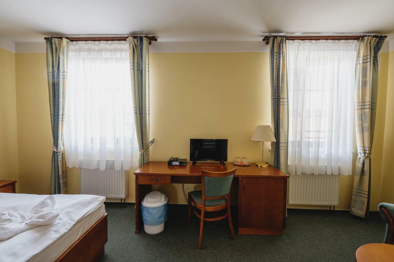 Hotel Taverna Javorník Eksteriør bilde