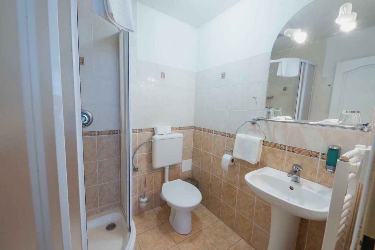 Hotel Taverna Javorník Eksteriør bilde