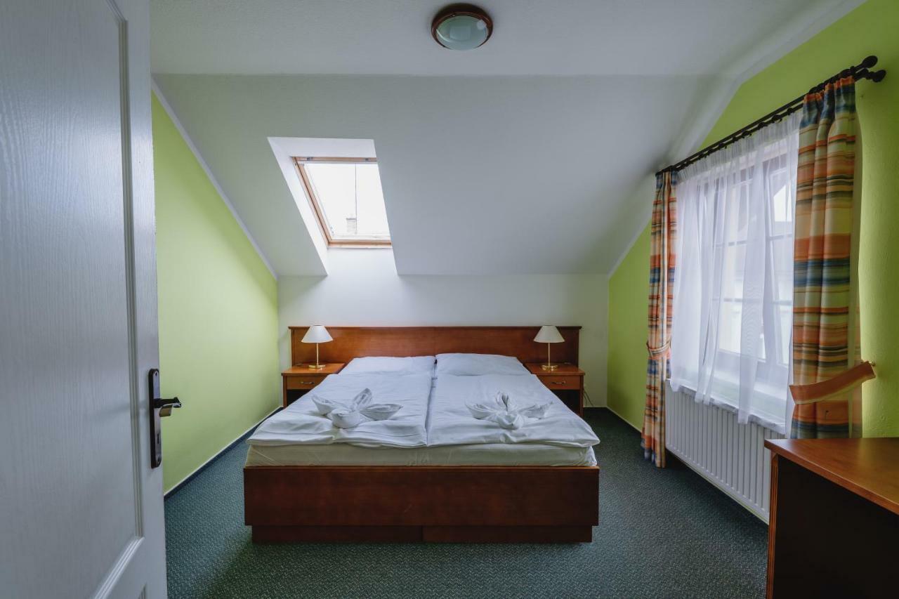 Hotel Taverna Javorník Eksteriør bilde